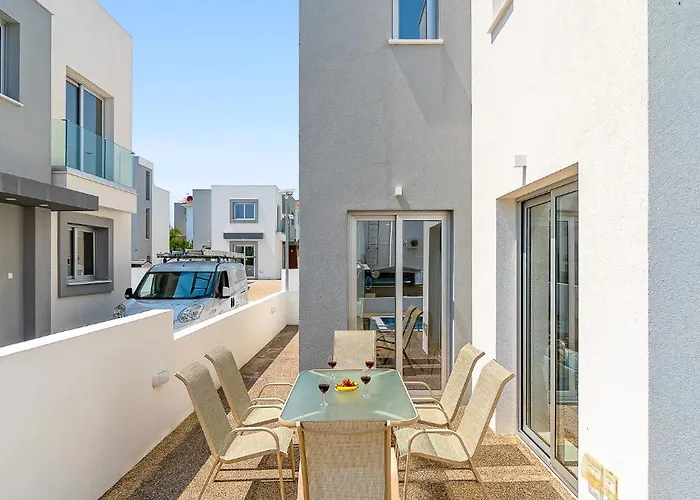 Villa Seabreeze Artemis By Ezoria Protarász