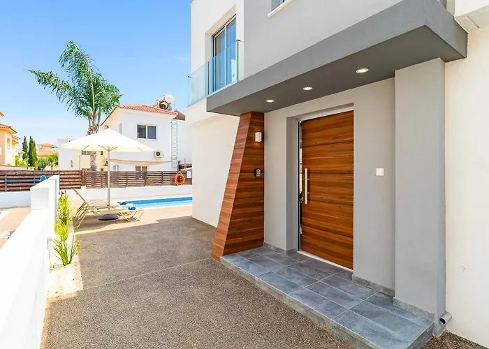 Seabreeze Artemis By Ezoria Villa