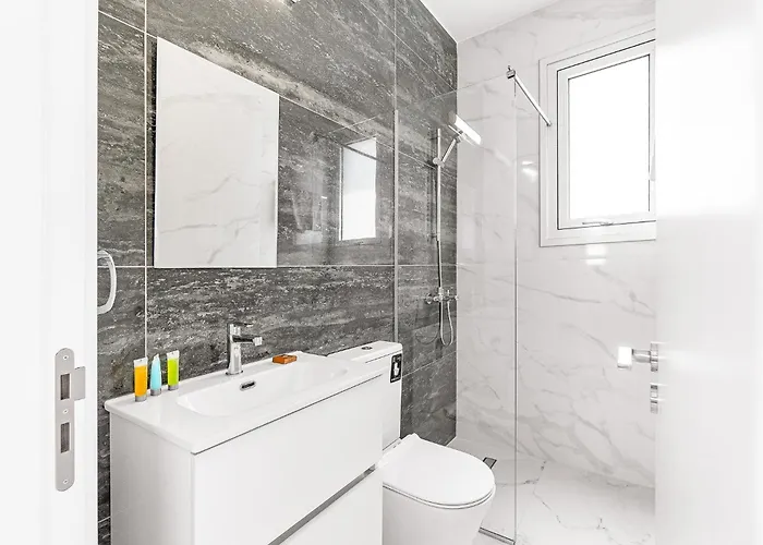 Seabreeze Artemis By Ezoria Villa Protarász