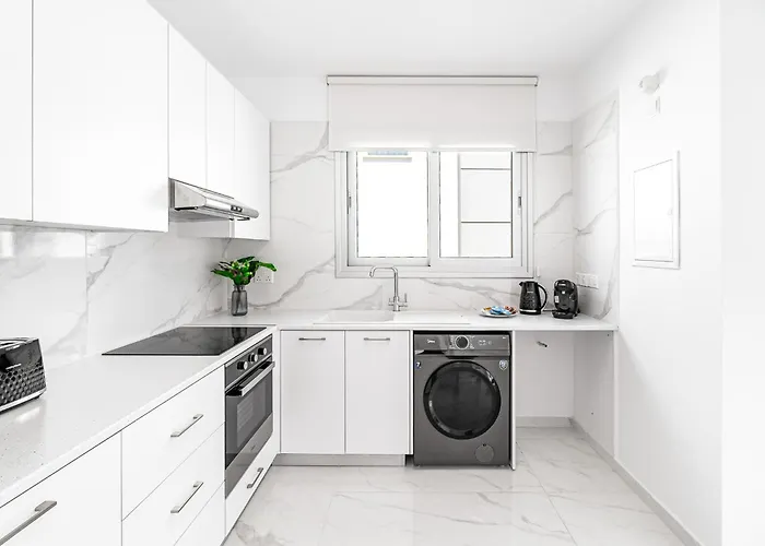 Seabreeze Artemis By Ezoria Villa