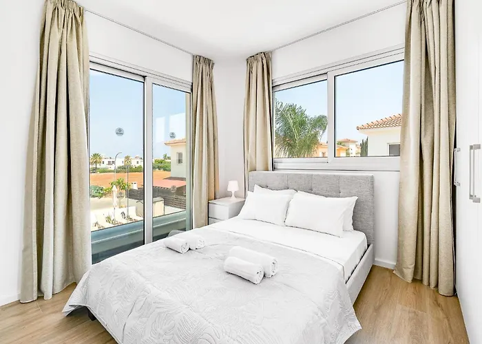 Seabreeze Artemis By Ezoria Protarász