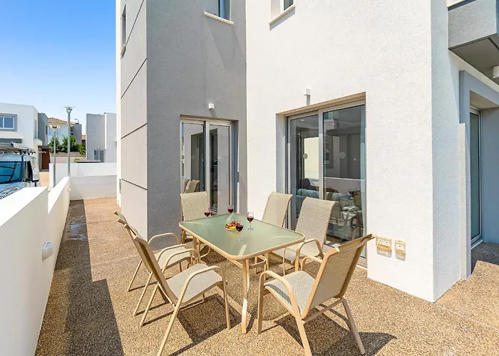 Seabreeze Artemis By Ezoria Villa Protaras